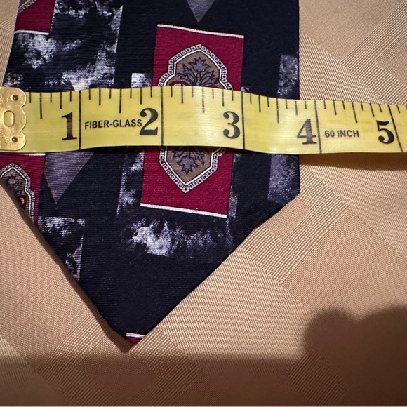 Keith Danials Elegant Navy and Red Patterned Tie‎ All Silk Made in USA - Picture 3 of 5